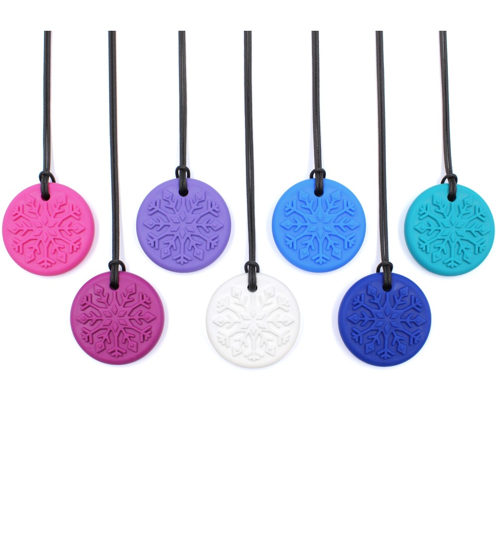 Seguro y con estilo: Collar de copo de nieve para masticar discreto y relajarse