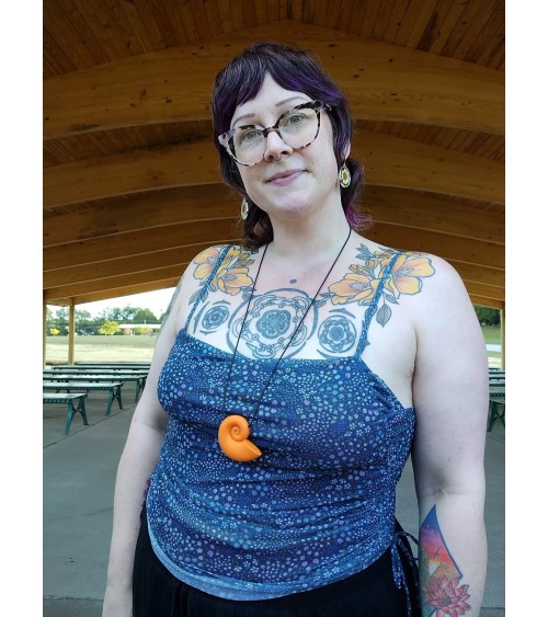 Chewable shell necklace from Ark-Therapeutic – discreet help for calming and concentration