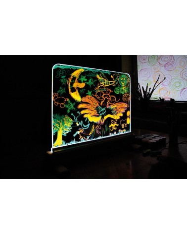 Chevalet lumineux - dimensions : 55,7x46,7x4,5cm - 229,90