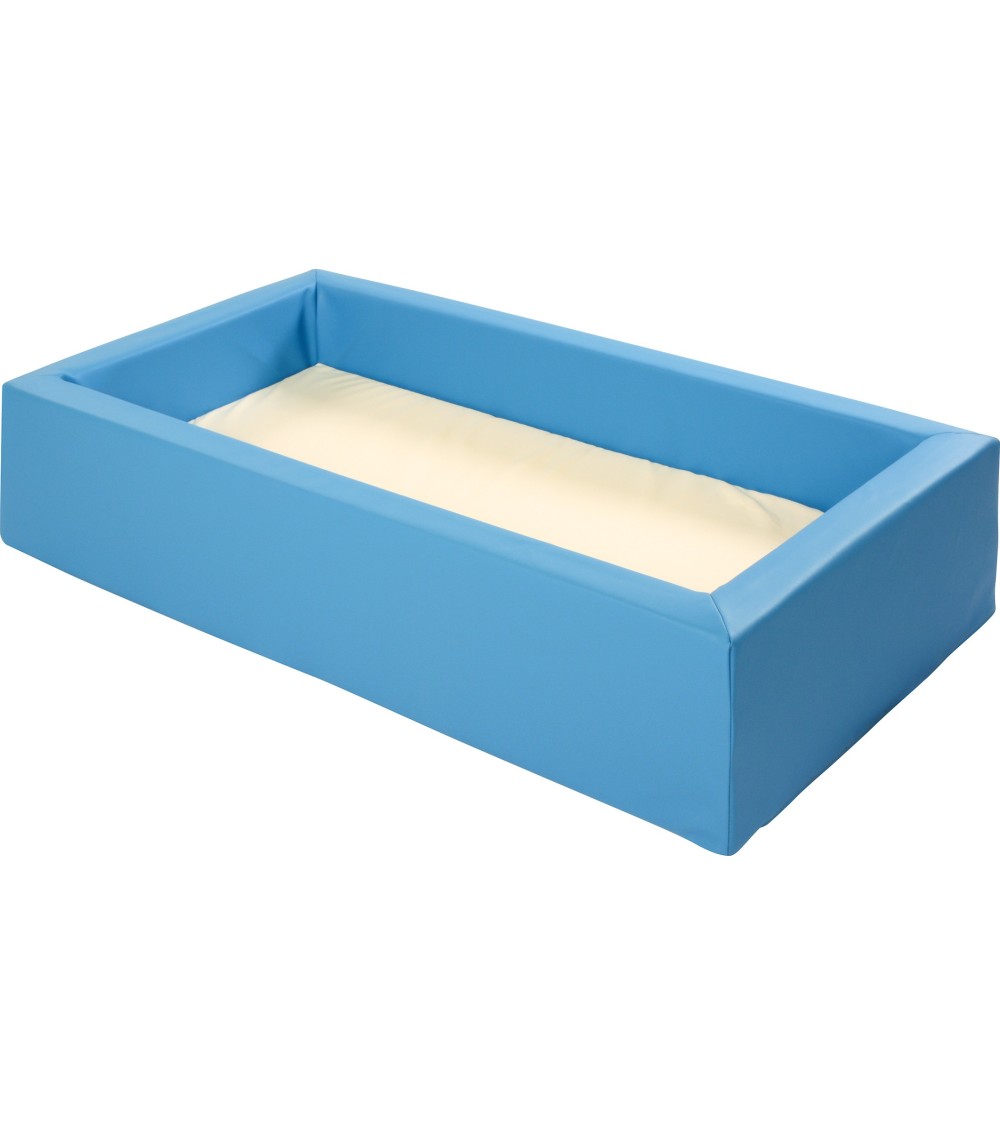 Schuimbedden met synthetische leren dekmantel, approx: 126x 70 cm met geïntegreerde schuimvloer, zonder matras